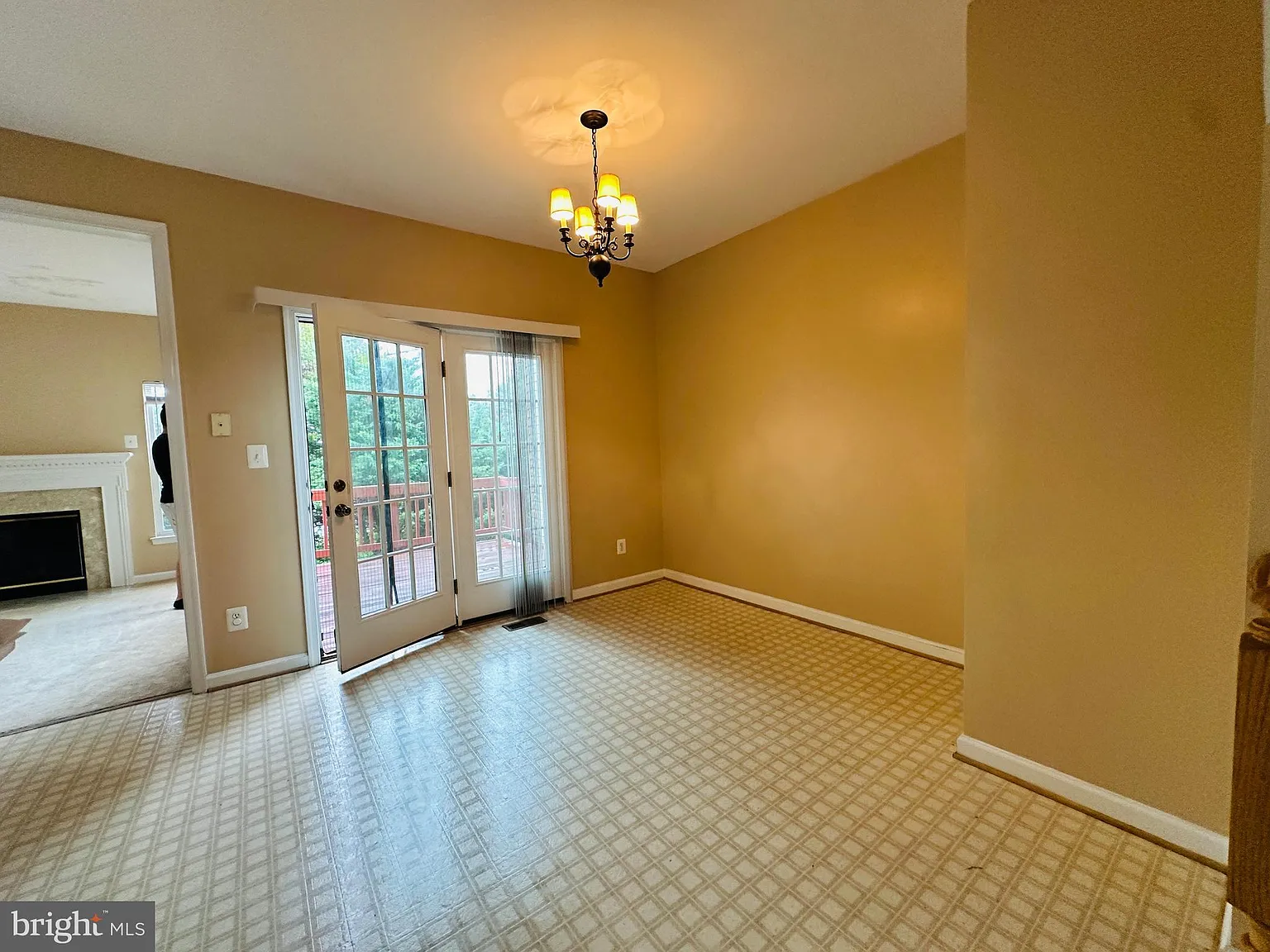 3 bed, 2.5 bath, 2070 sqft, $2,900 — Photo 3