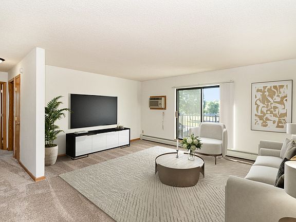 Hutchinson, MN Deer Park Apartments | 21D | Living