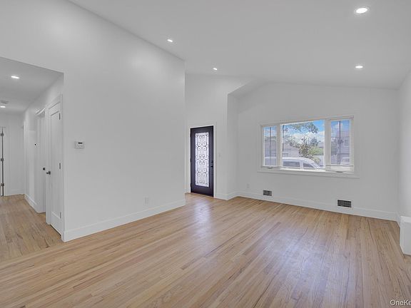 5th image of 13 W 15th Street