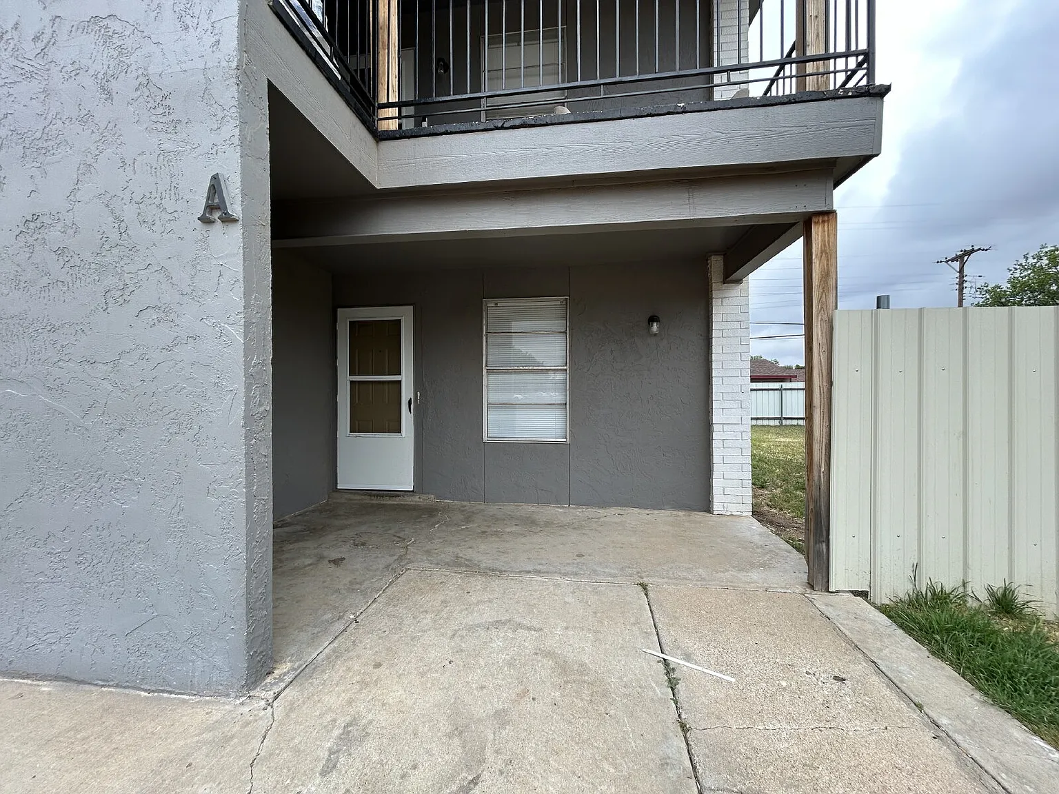 2 bed, 1.0 bath, 800 sqft, $725 — Photo 2