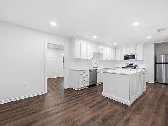 5th image of 3227 Proctor Ave