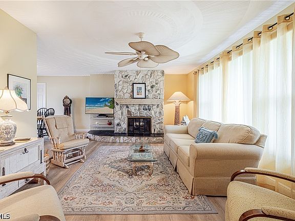 4th image of 15840 Lake Candlewood Dr