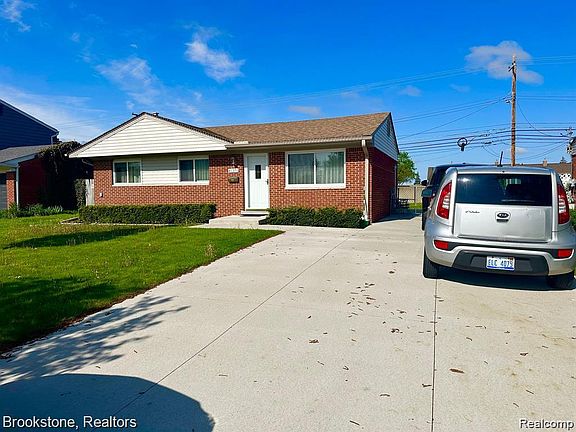 3rd image of 41371 Hamilton Dr