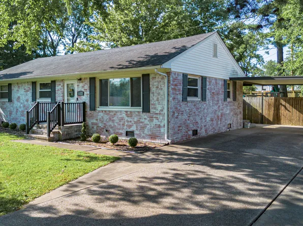 143 Iroquois Dr, Paducah, KY 42001