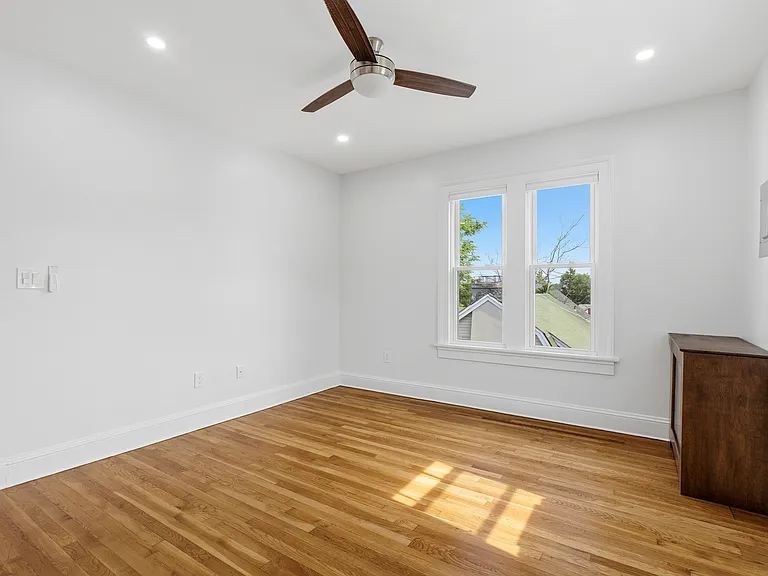56 S Highland Ave #D1 — Photo 12