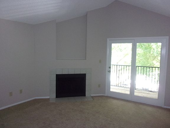 4th image of 246 Afton Sq Unit 304