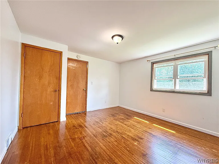 90 E Summerset Ln — Photo 11