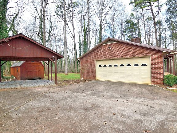 2nd image of 405 Forest Dr
