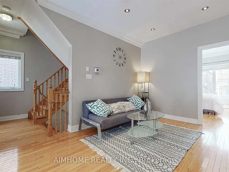 10 Portsmouth Rd #UPPER — Photo 12