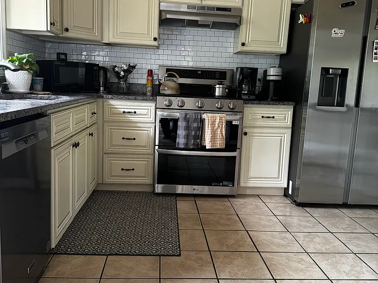 7 Croydon Dr — Photo 3