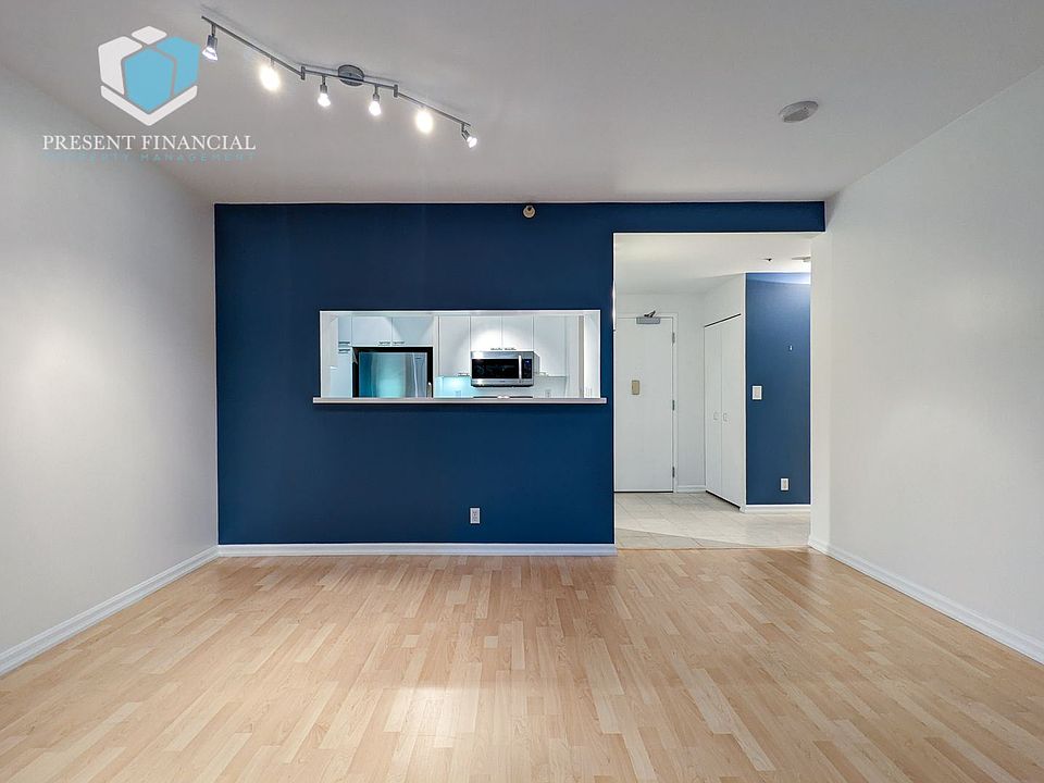 1st image of 300 3rd St APT 314