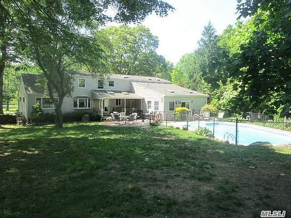 2nd image of 2 Bryant Dr