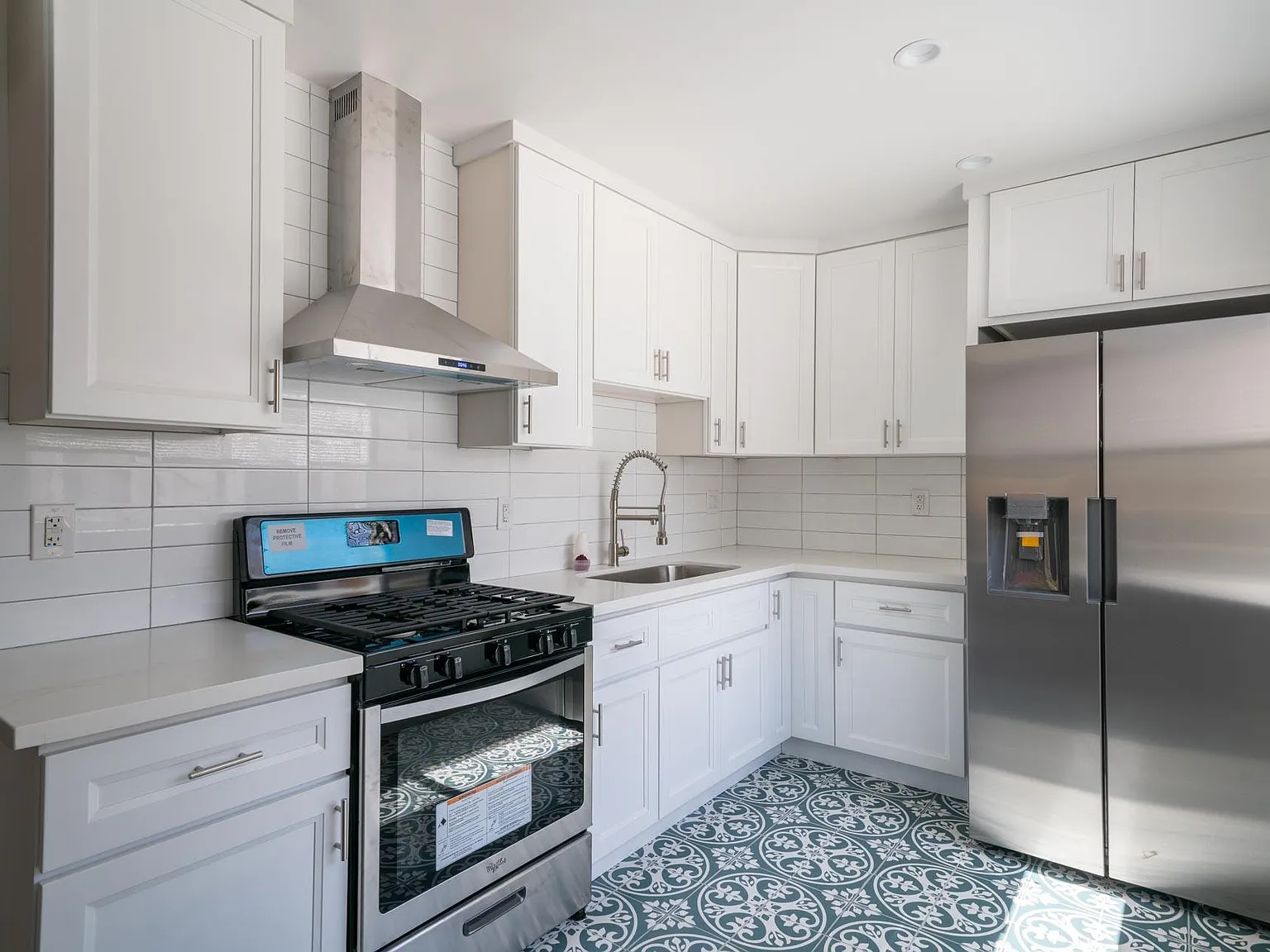 2 bed, 675 sqft, $2,500 — Photo 4