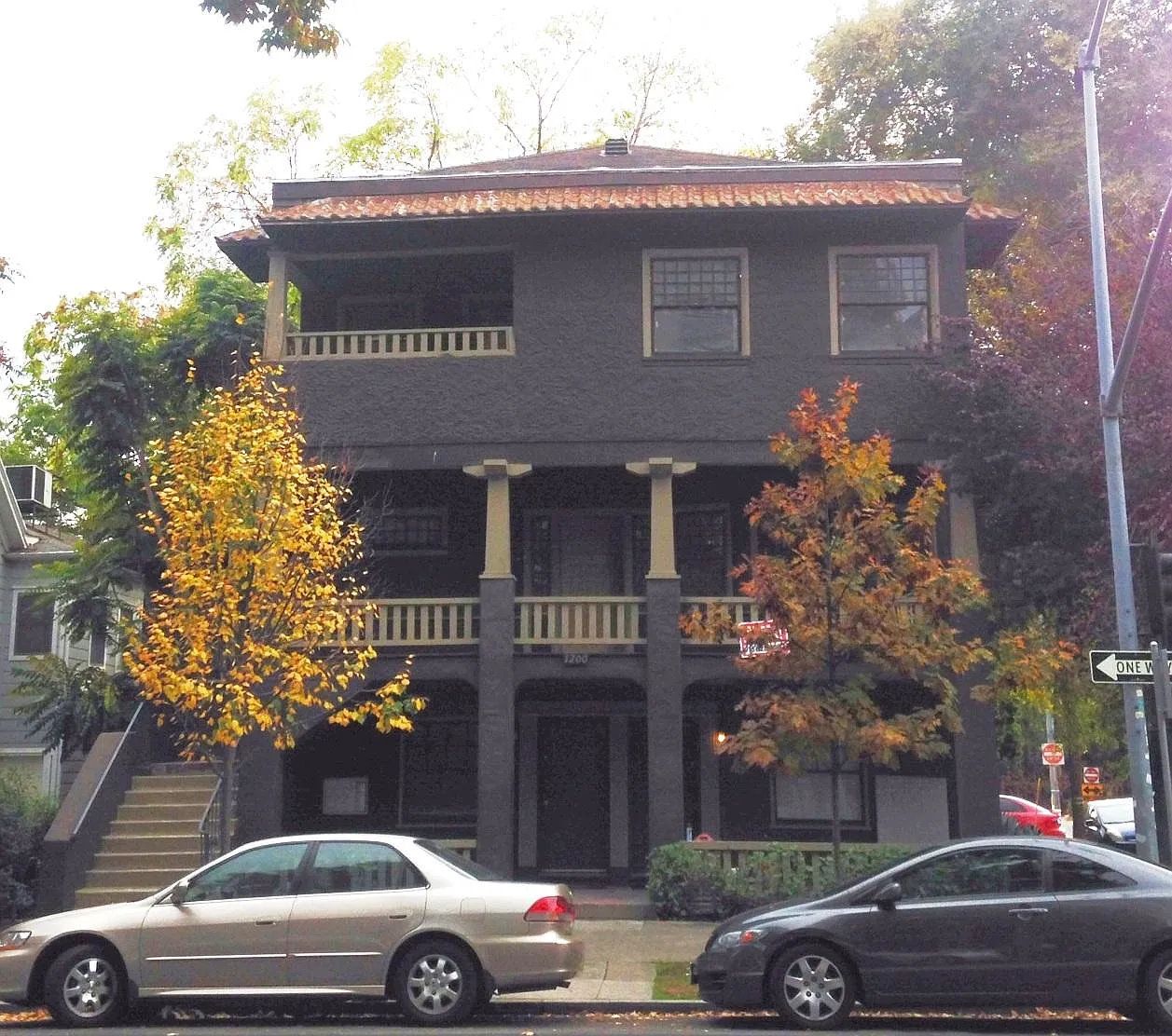 2 bed, 985 sqft, $2,350 — Photo 2