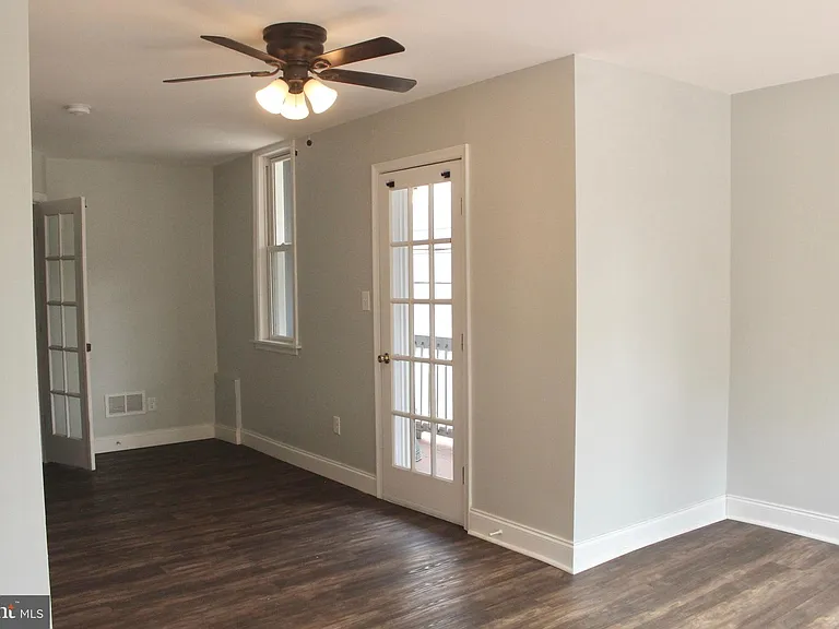 1616 Penn St — Photo 17