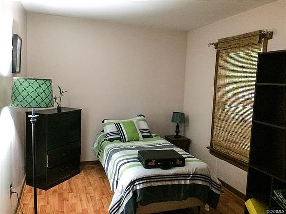 5th image of 7407 Noble Ave