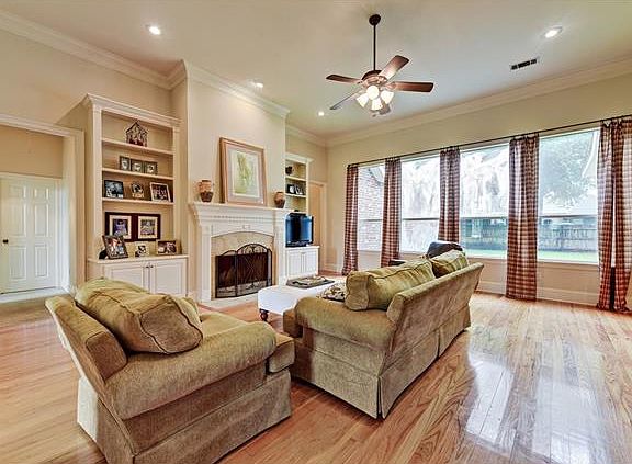 3rd image of 981 Bald Cypress Dr