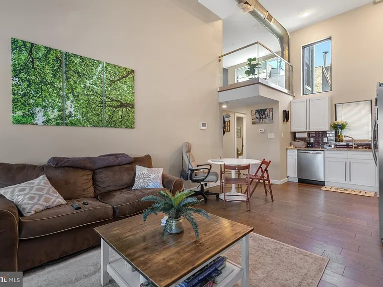 1142 Crease St #2L — Photo 7