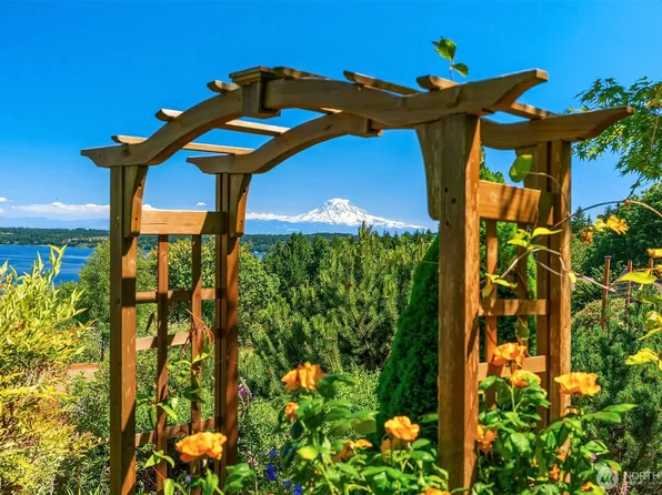 27727 94th Avenue SW, Vashon, WA 98070