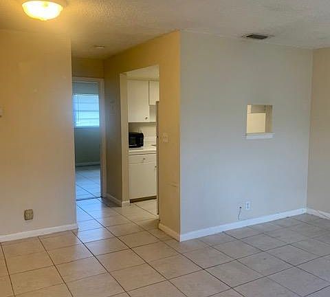 2nd image of 1876 41st Ave #4