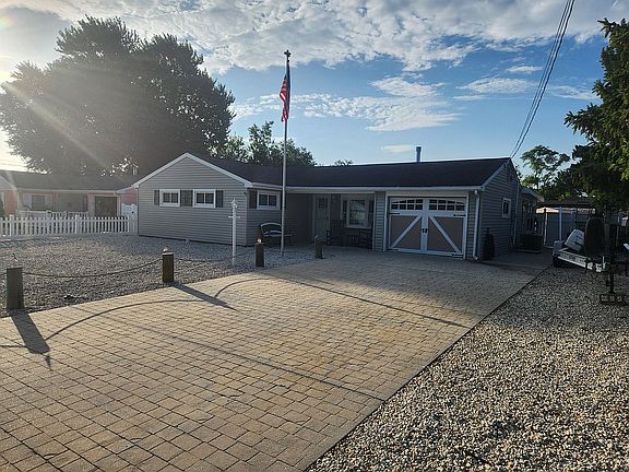 2nd image of 10 Skippers Blvd
