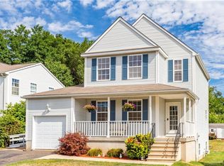 16 Craig Pl, West Hartford, CT 06110