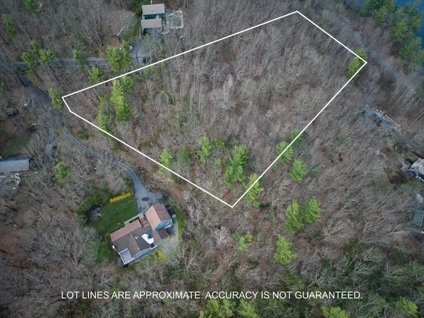 5 Laurel St, Hubbardston, MA 01452