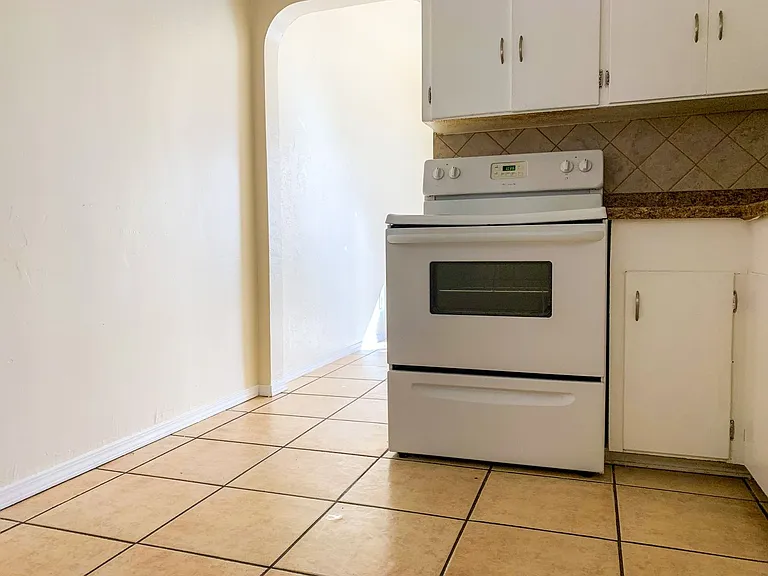 200-206 San Pablo St NE — Photo 6