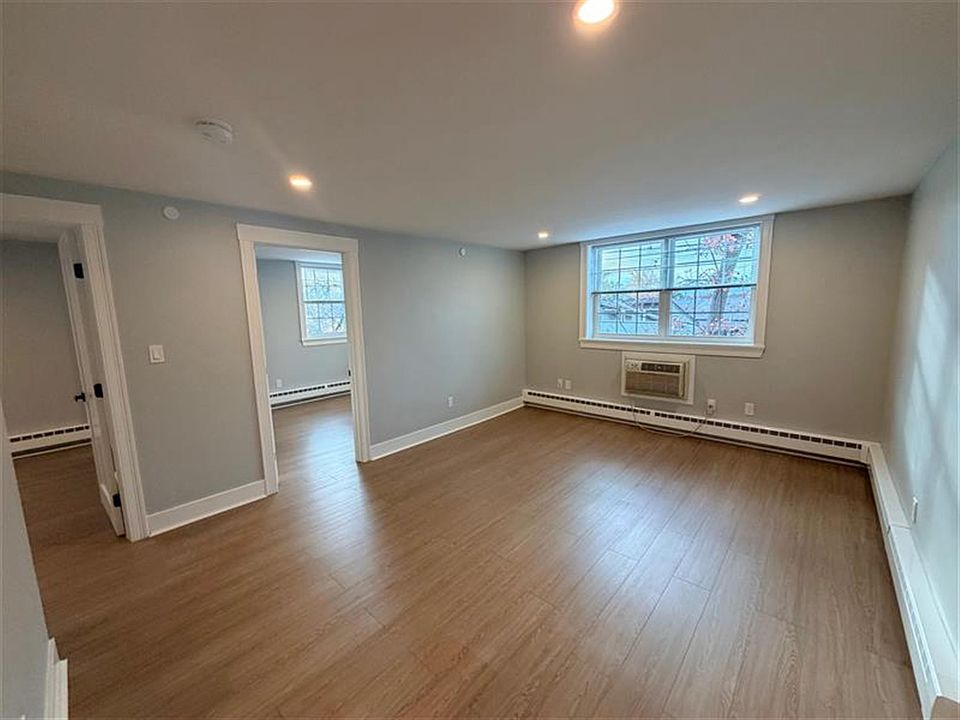 1st image of 132 Sherman St #8