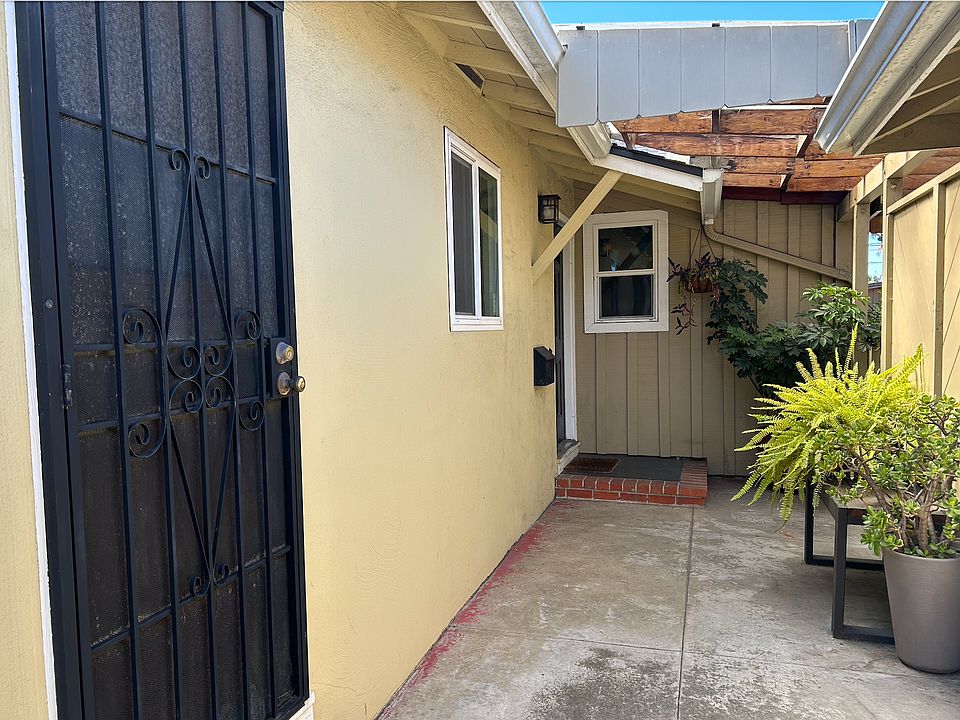 2nd image of 1244 Roosevelt Ave