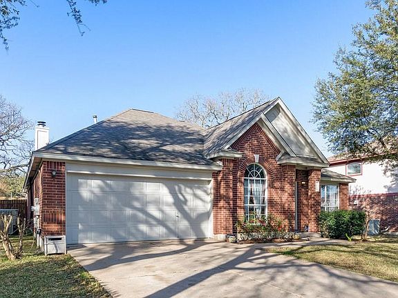 3rd image of 2809 Oakwood Glen Dr