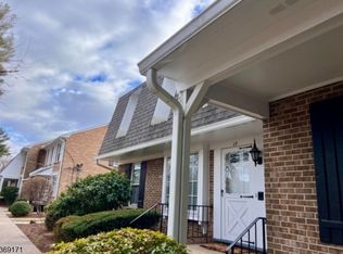 17 Briarwood Path, Clark, NJ 07066