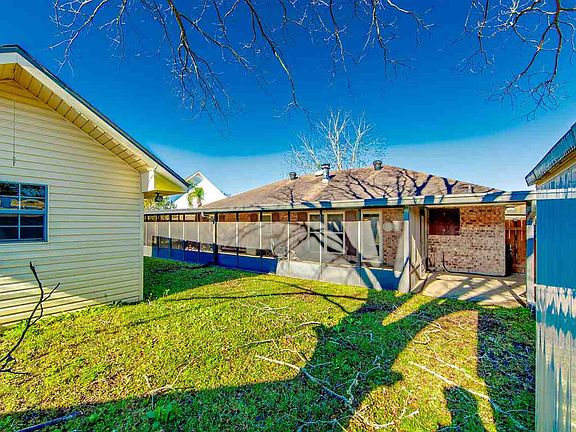 4th image of 902 Pueblo Dr