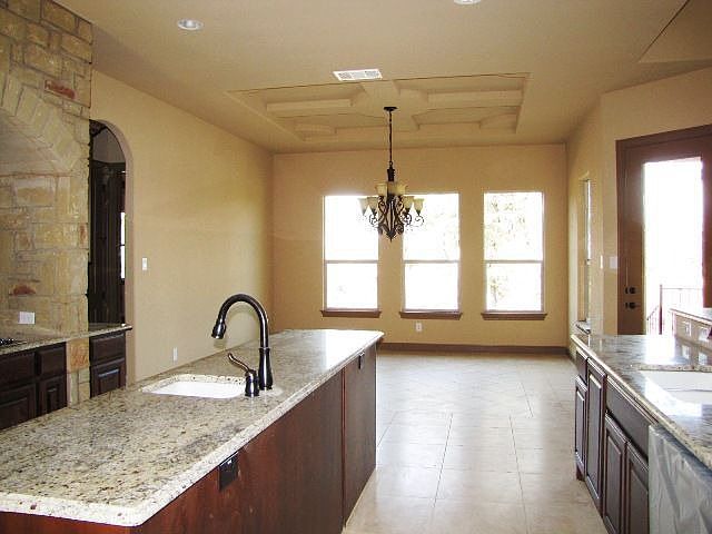 1st image of 104 Vista Ln