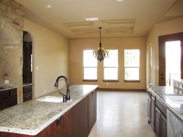 104 Vista Ln, Georgetown, TX 78633