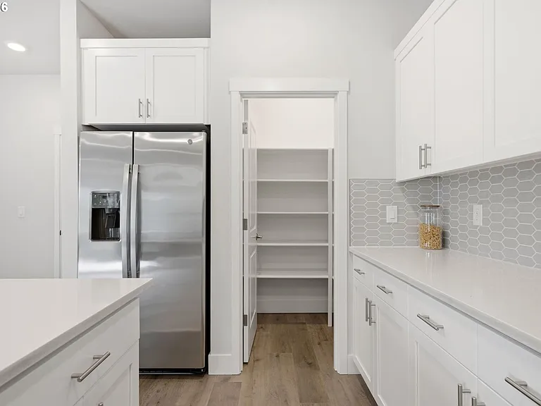 6901 NE 16th Ave — Photo 11