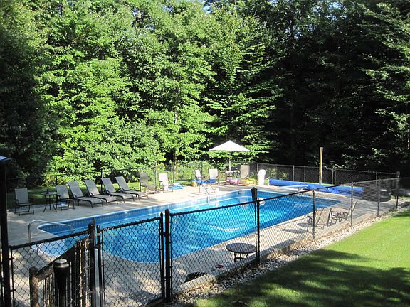 4th image of 15386 Forest Park Dr