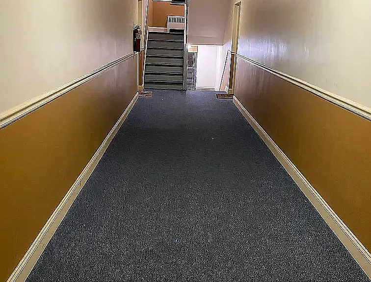 E Curtis St — Photo 15