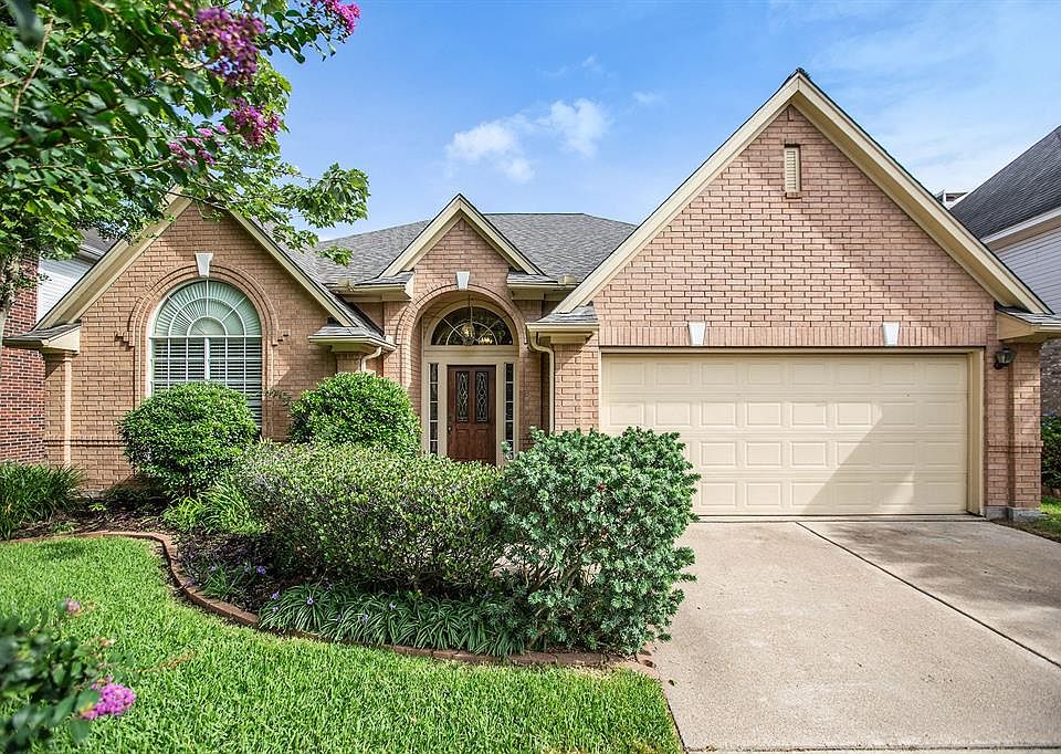 Welcome to 17934 Stoney Glade Court.