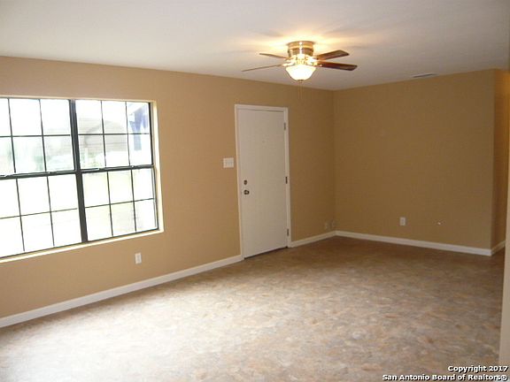 5th image of 243 Mabelle Dr