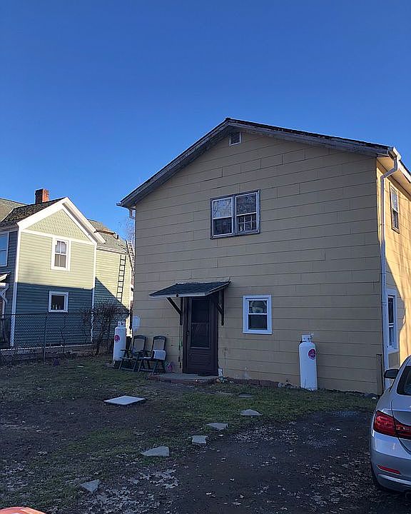 1st image of 19 W Market St #2