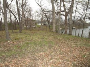 170 Beyers Lake Est, Pana, IL