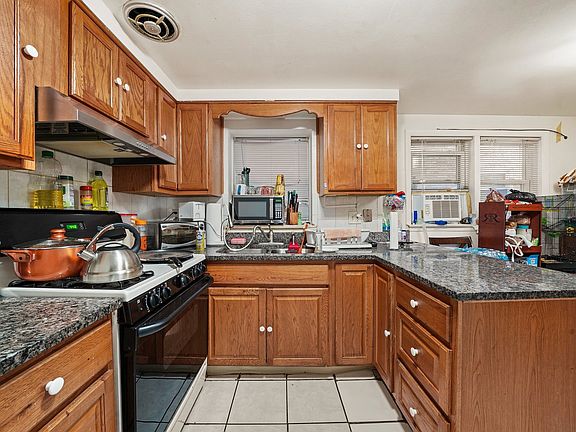 4th image of 2502 N 72nd Ct #Ge