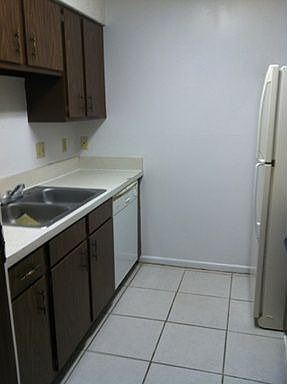 2nd image of 611 Colonial Dr APT 4