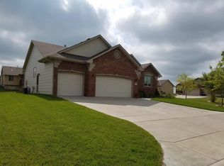 12636 E Cherry Creek Ct, Wichita, KS 67207