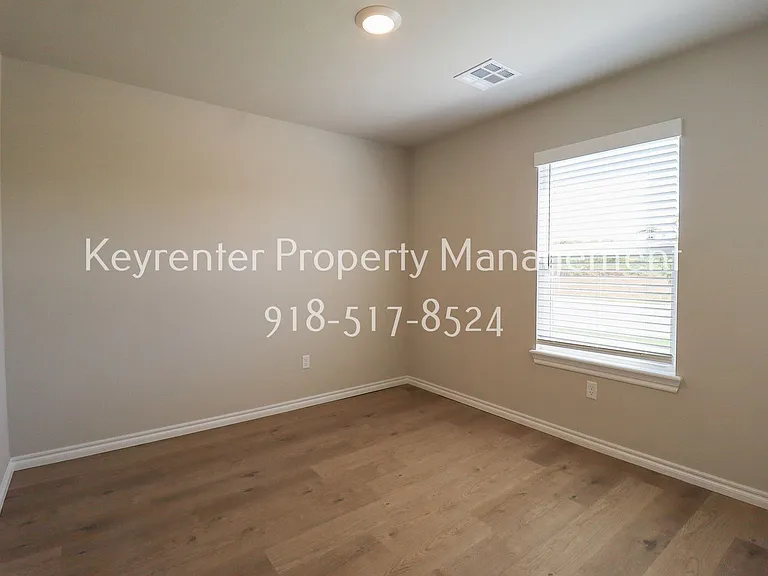 15610 S 75th East Ave — Photo 5