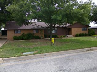 102 S Penny Ln, Winters, TX 79567