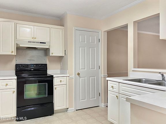 3rd image of 115 Harvestwood Dr
