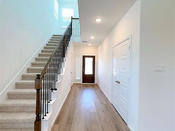 4th image of 15402 Bollardpoint Ln