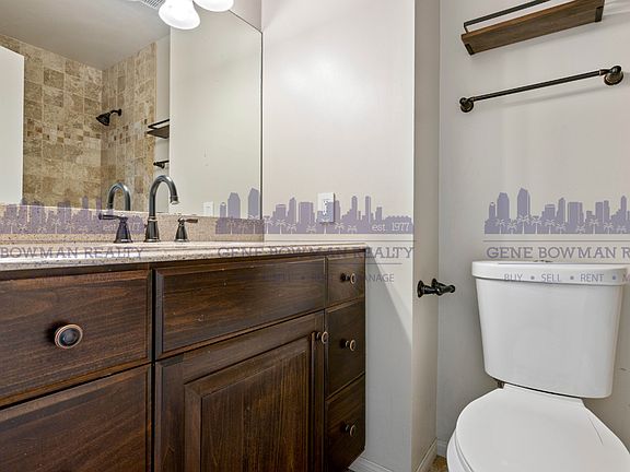 4th image of 6840 Simi Pl